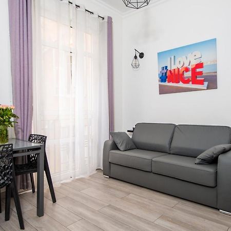 Nice Centre Flat - Modern, Quiet And Brand New المظهر الخارجي الصورة