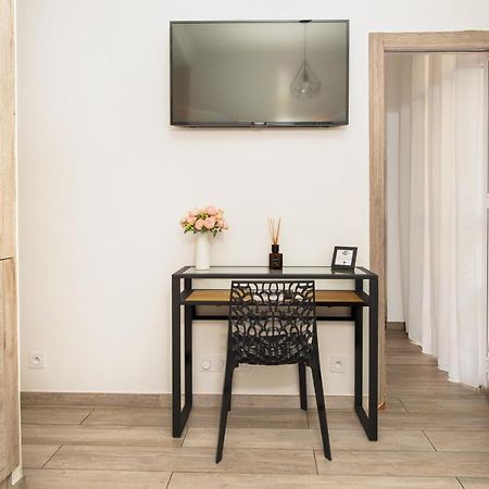 Nice Centre Flat - Modern, Quiet And Brand New المظهر الخارجي الصورة