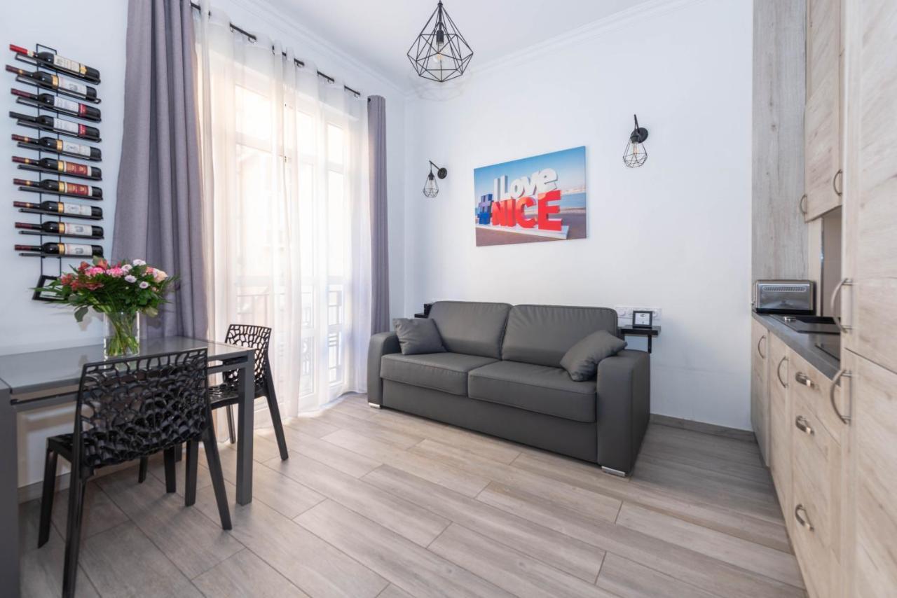 Nice Centre Flat - Modern, Quiet And Brand New المظهر الخارجي الصورة